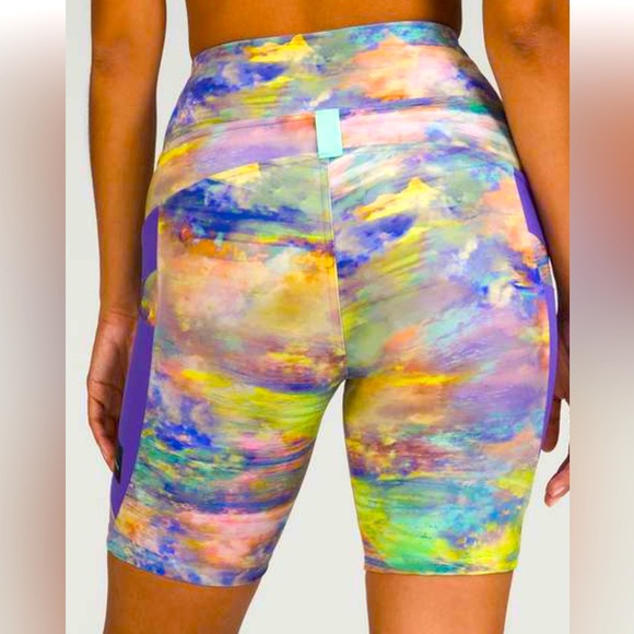 LULULEMON CARGO HIKING SHORT 8” SIZE 4 NWT - Picture 2 of 6